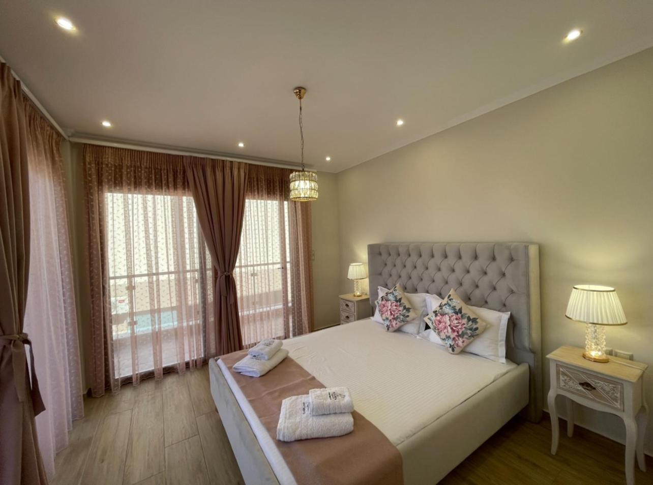 Agora Luxury Villa I ルートラキ エクステリア 写真